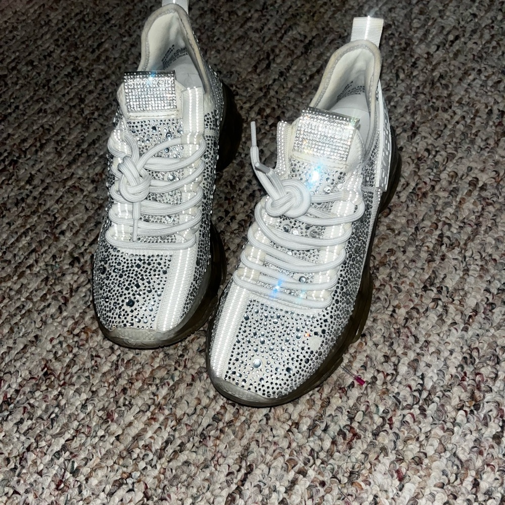 White Steve maddens
